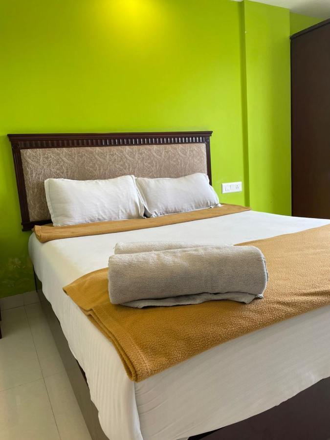 Temple Plaza Kochi Hotel Chottanikara Exterior photo